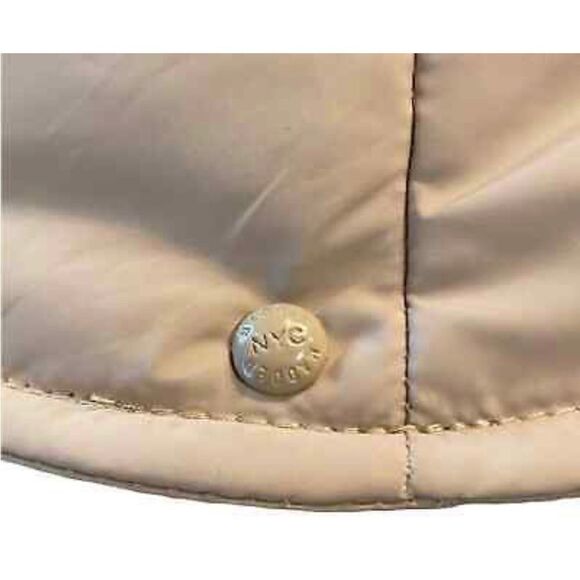 NWT Madden NYC Puffer Bucket Hat with Chain Detail. - Picture 4 of 7